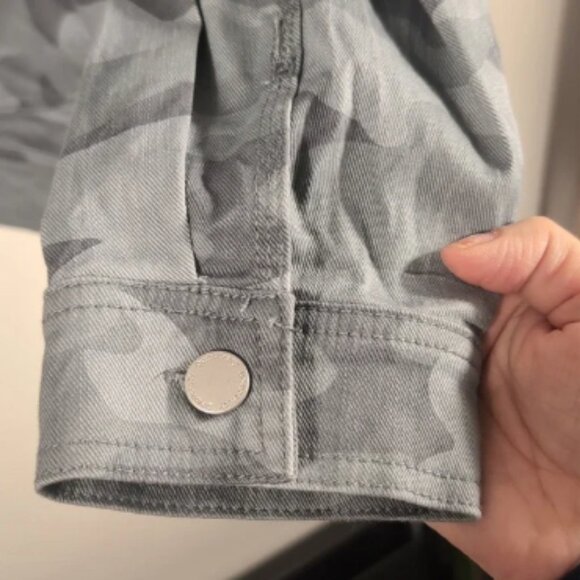 Democracy Camouflage Green Gray Cotton Spandx jacket Size Large Nwtg - Picture 6 of 8